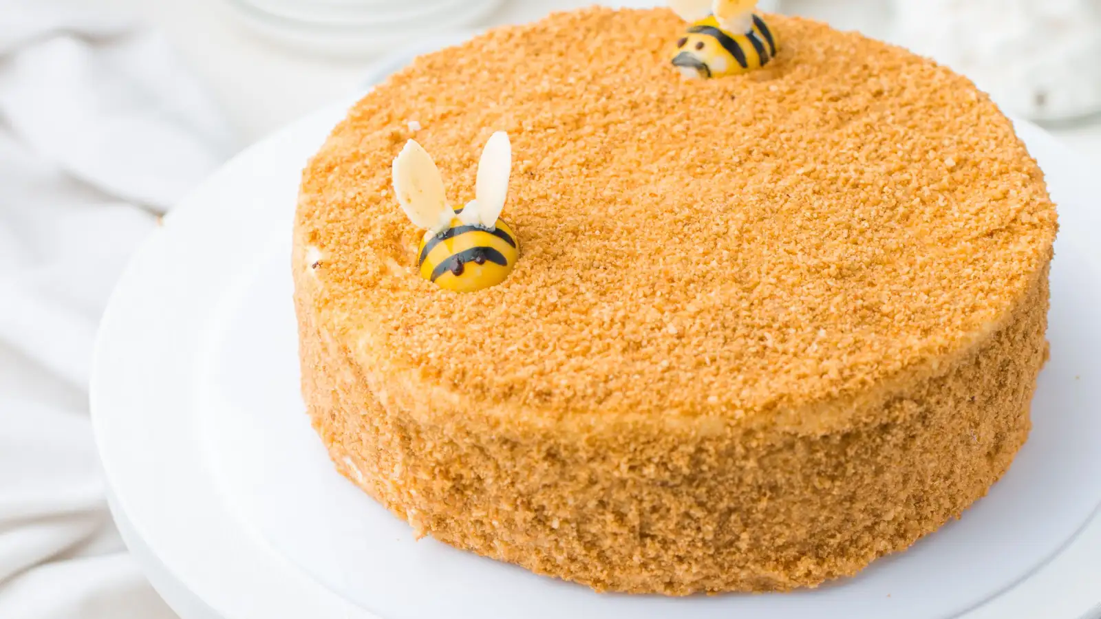 Why Your Buckwheat Honey Cake Bakes Differently From a Clover One