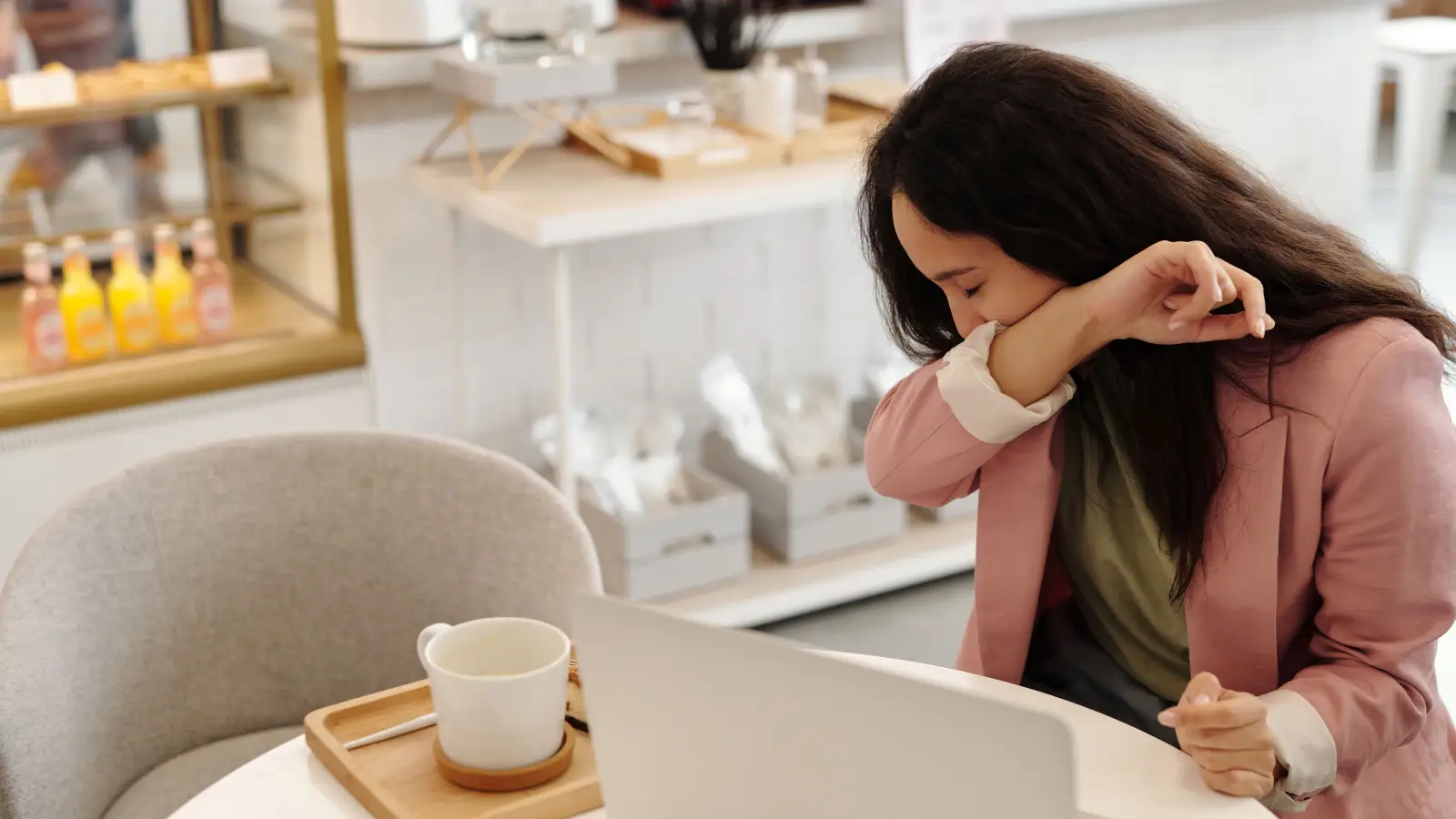 When a Cough Just Won't Quit, Here's How Honey Soothes It