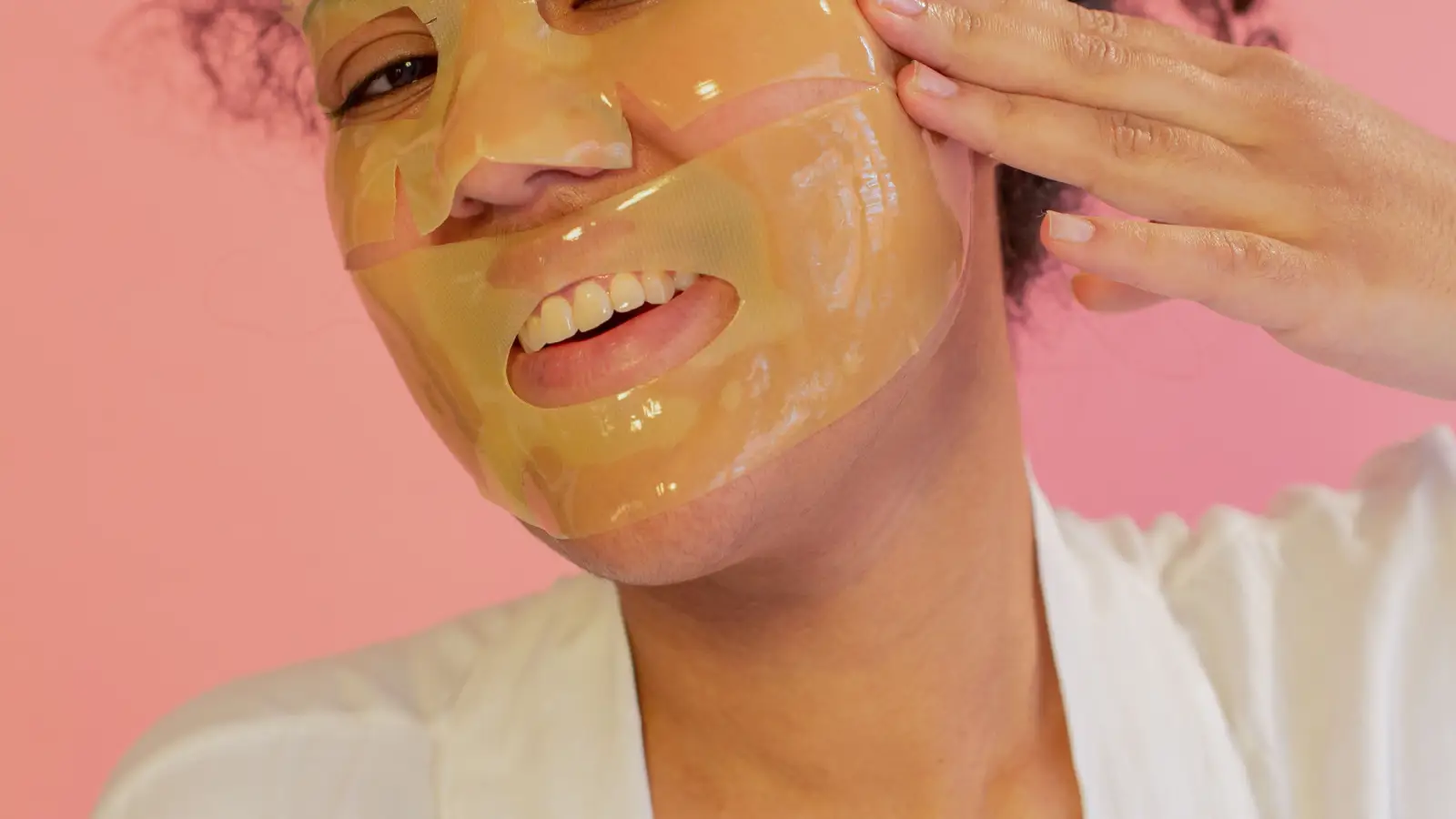 Dermatologists Weigh In on 4 Honey Face Mask Myths