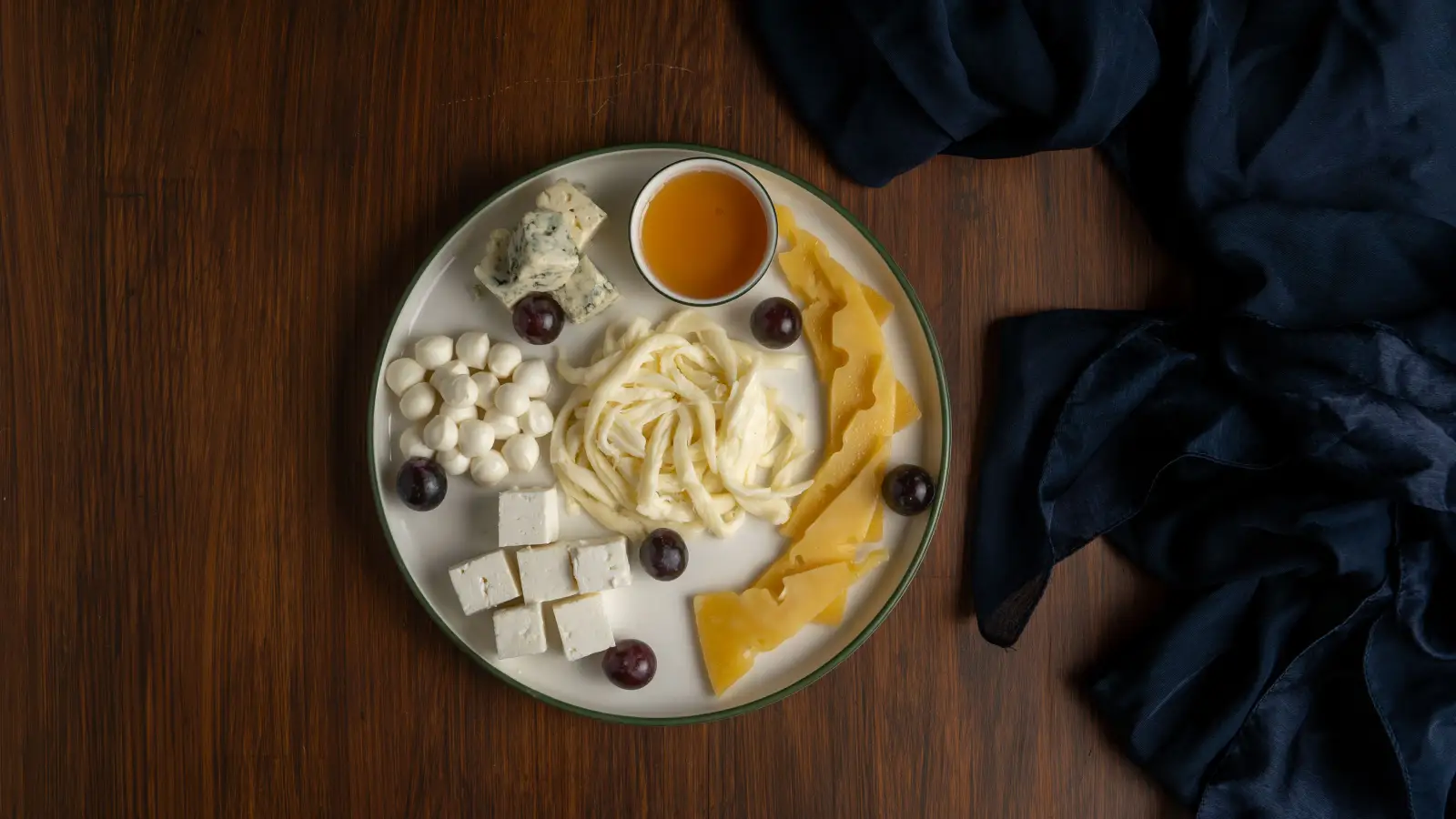 Finally, a Guide to Pairing Honey Varieties with Every Meal