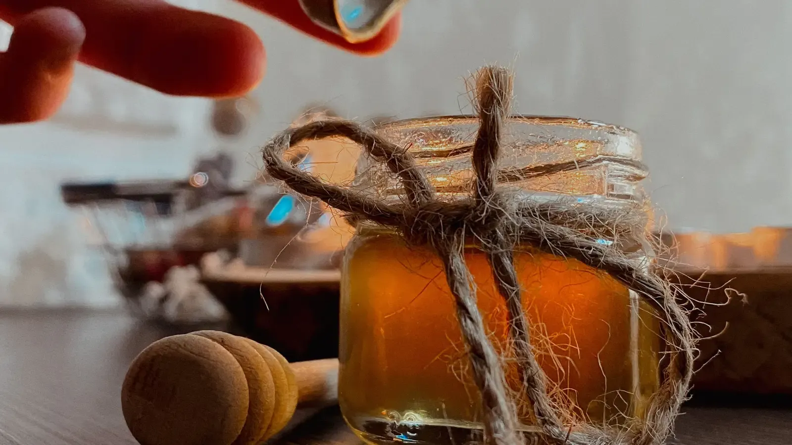 Here's How Experienced Cooks Freeze Honey