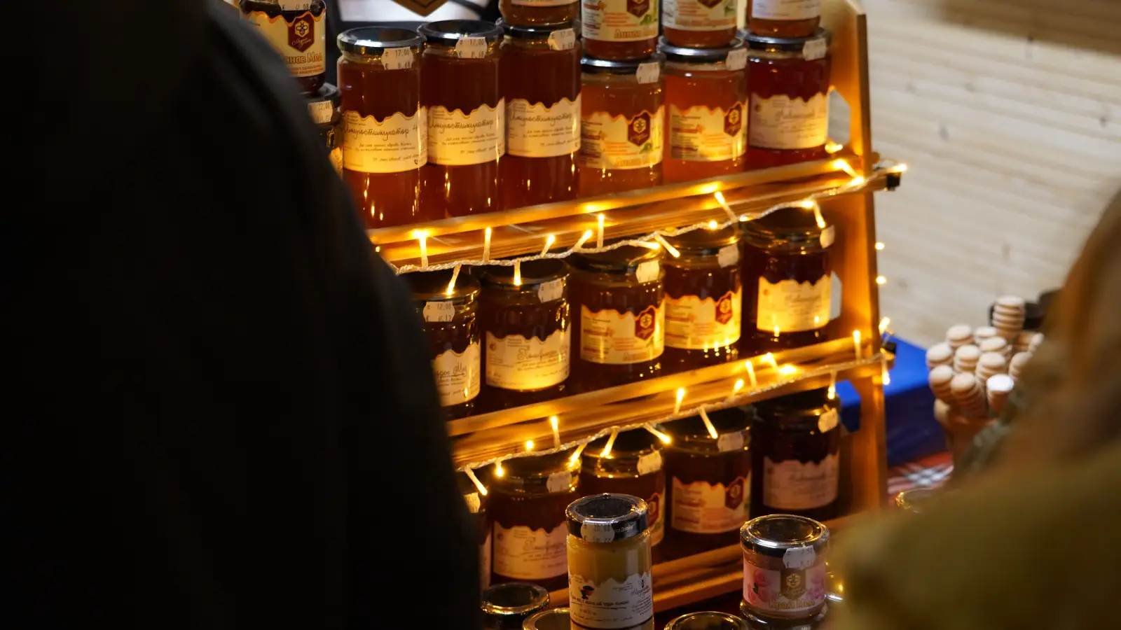 How Food Scientists Store Honey: The Shelf-Stability Rules