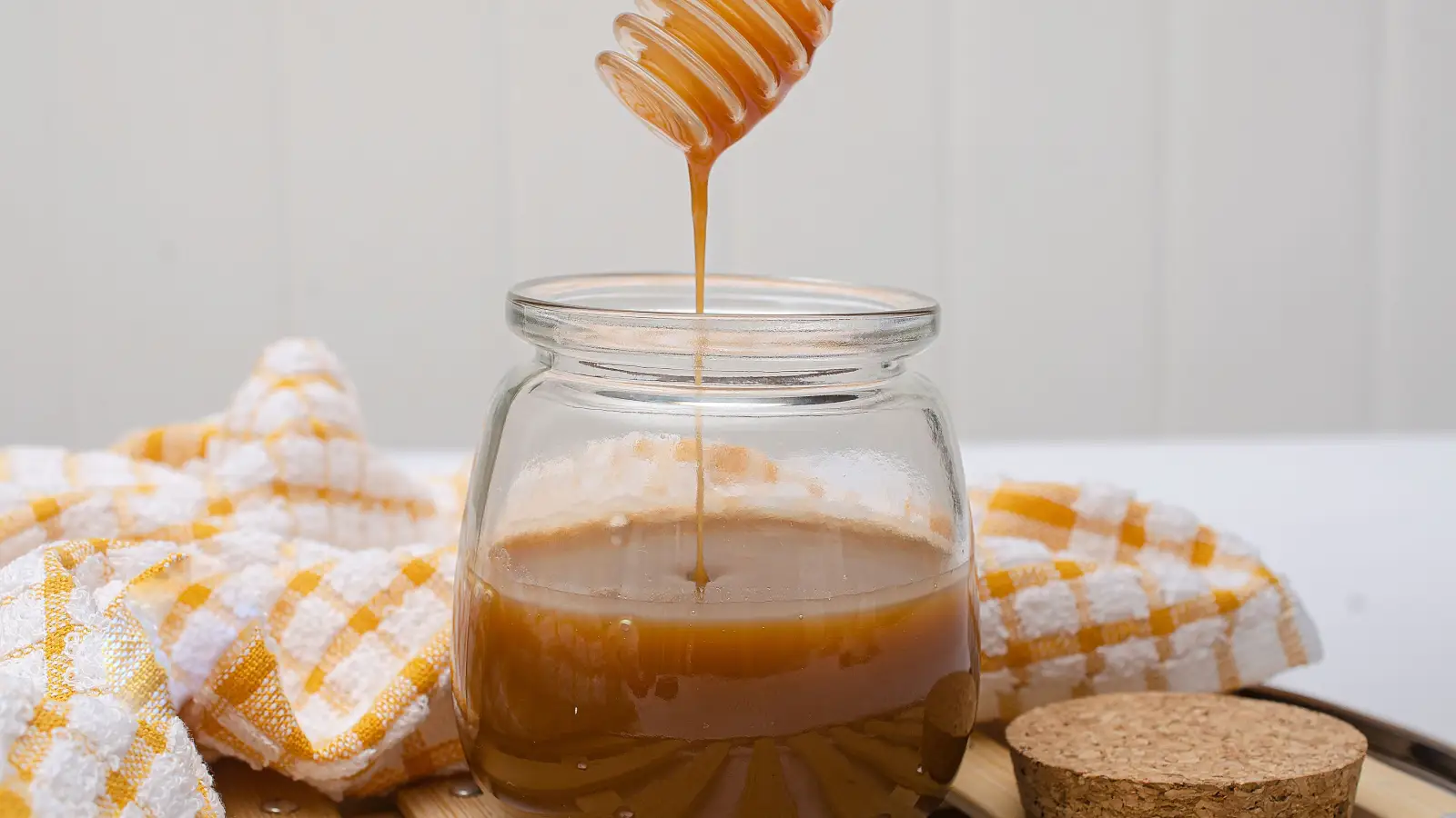How to Use Honey as a Reliable Home Remedy (Even If Skeptical)