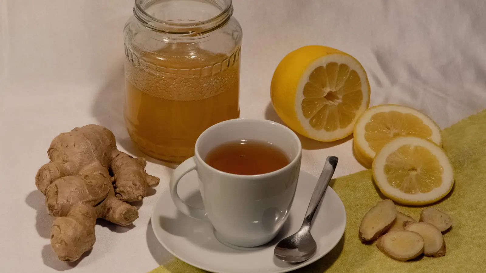 If Your Digestion Has You Worried, Honey’s Prebiotic Could Help