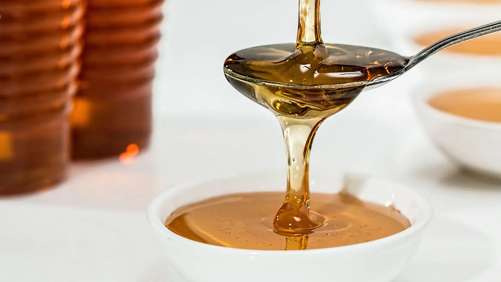 What Does Manuka Honey Actually Taste Like, and Why Is It So Distinct?