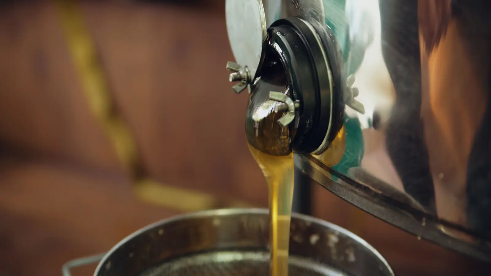 The Mistake That Makes Monofloral Honey Grainy Too Soon