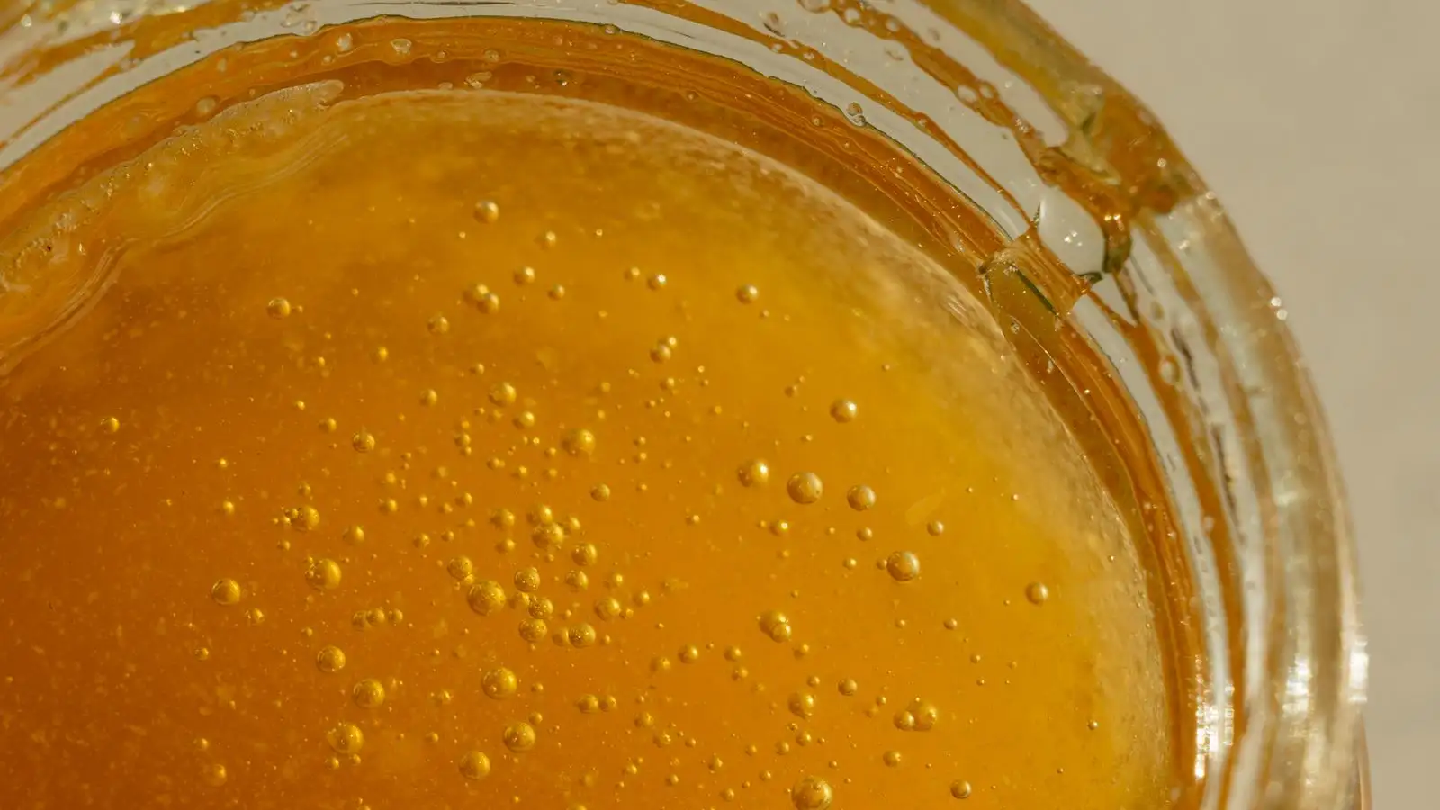 How to Soften a Solid Jar of Raw Honey Without Cooking It
