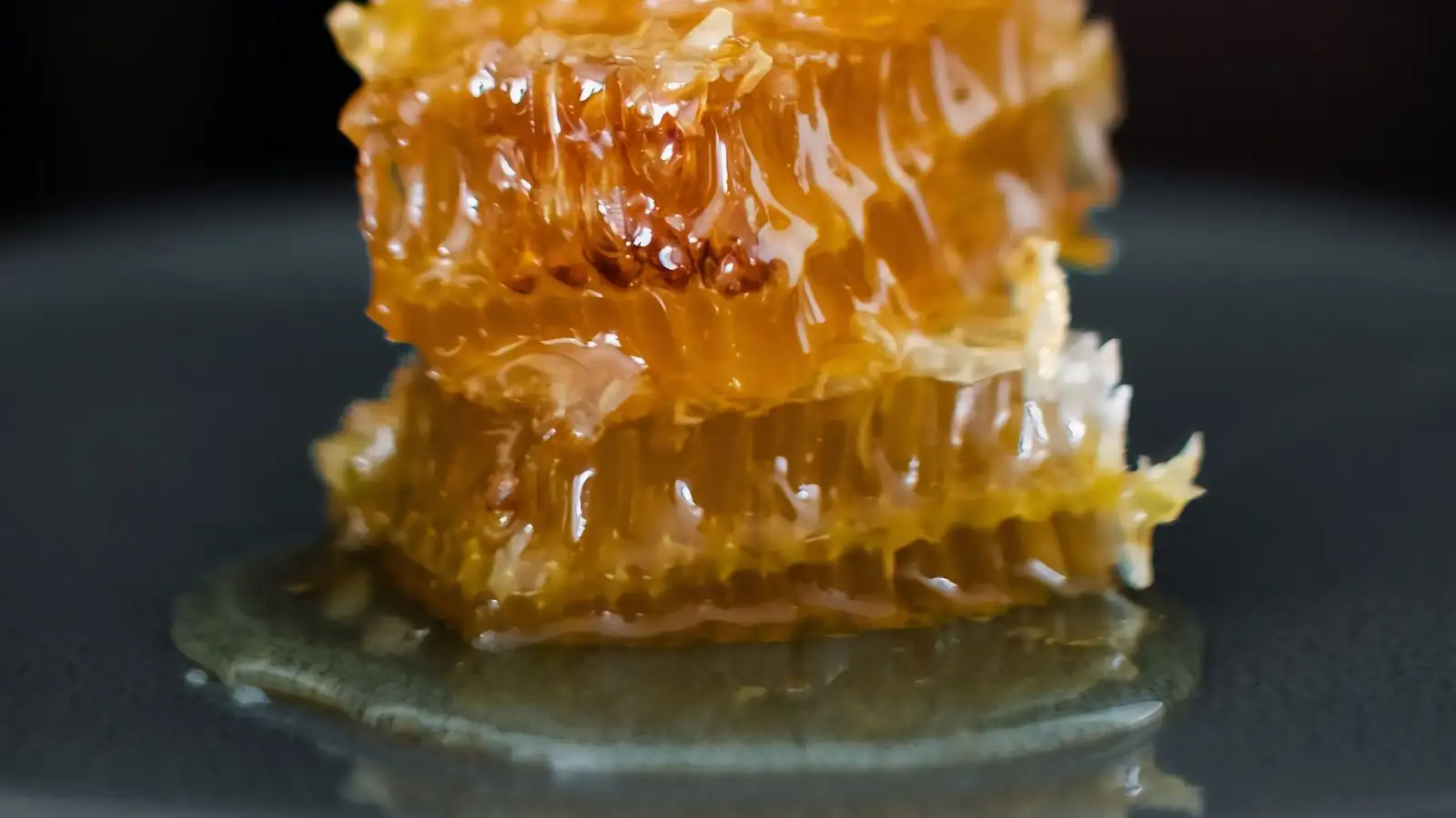 Why a Water Bath Beats the Microwave for Crystallized Honey