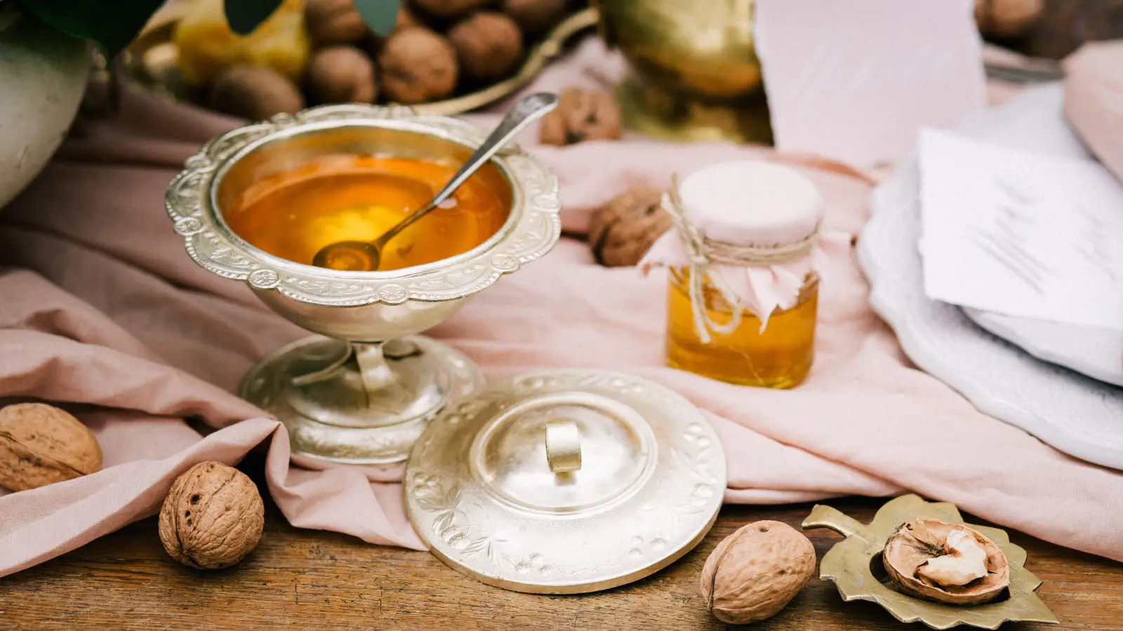 What Unfiltered Honey Contains That Most Labels Don’t Tell You