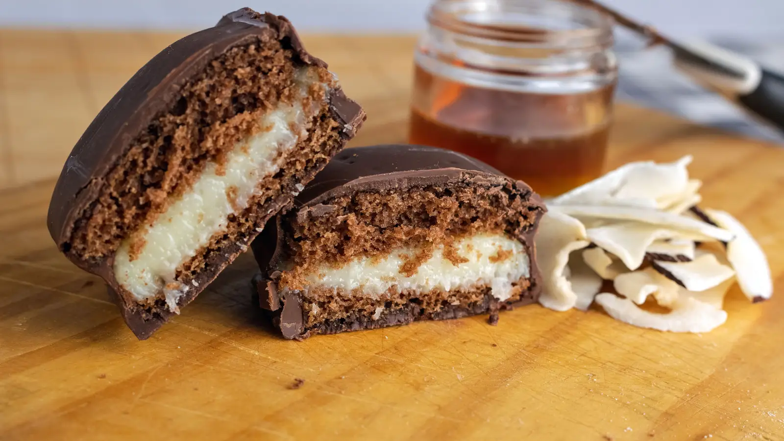 Which Honey for Your Chocolate Cake? A Baker's Pairing Guide